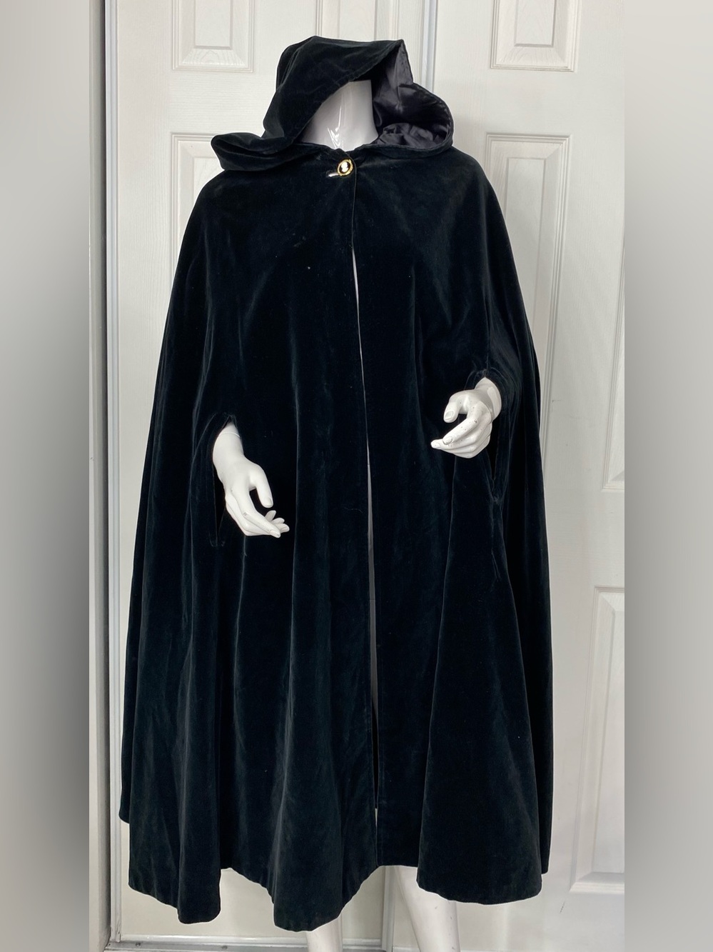 ‼️Vintage Classic Black Velvet Hooded Cape with Gold Accent